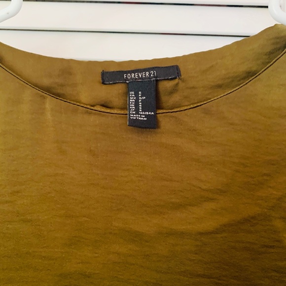 F21 | Olive green blouse - Picture 2 of 3